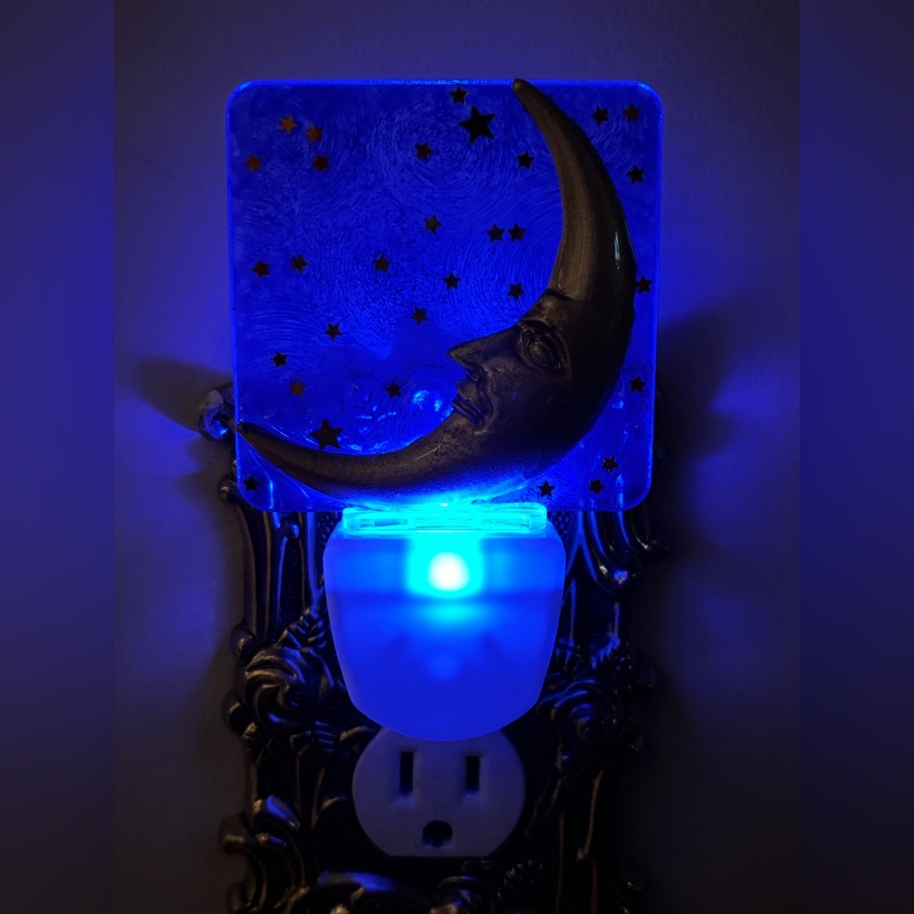 Celestial Moon Night Light, Vintage 90s Inspired Decor, Whimsigoth, Decoration - Picture 8 of 9